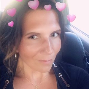 Meet your Posher, Julia anna